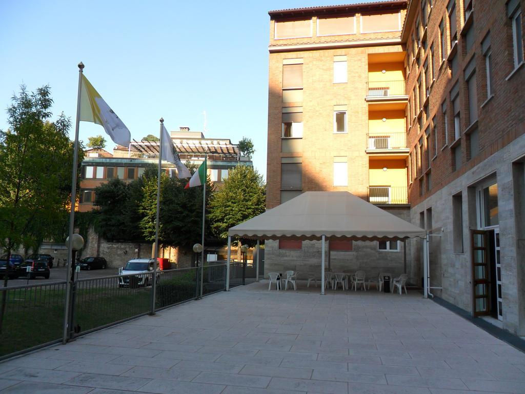 Ospitalita San Tommaso D'Aquino Hotel Bologna Exterior photo